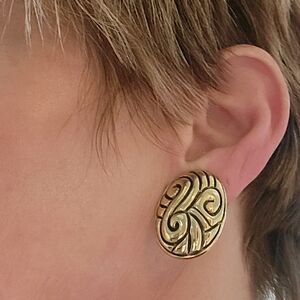 Vintage clip earrings